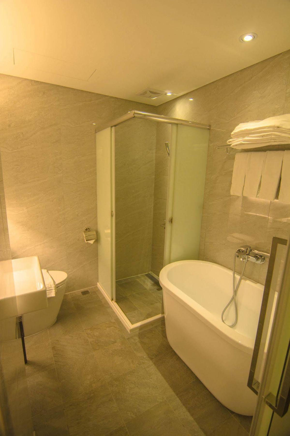 Hotel O2 Main Station 3*