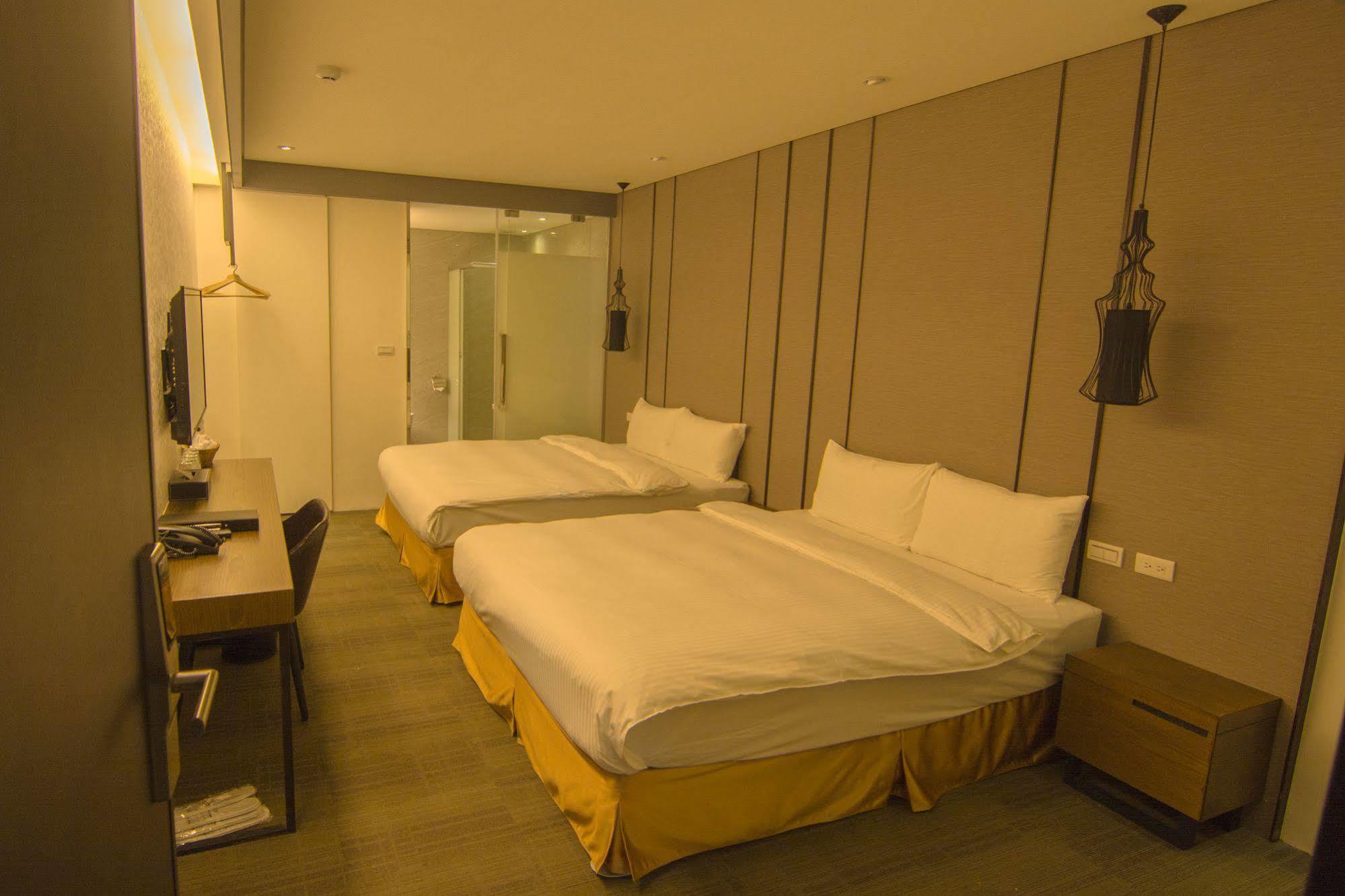 Hotel O2 Main Station 3*