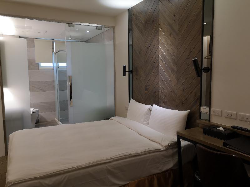Hotel O2 Main Station 3*